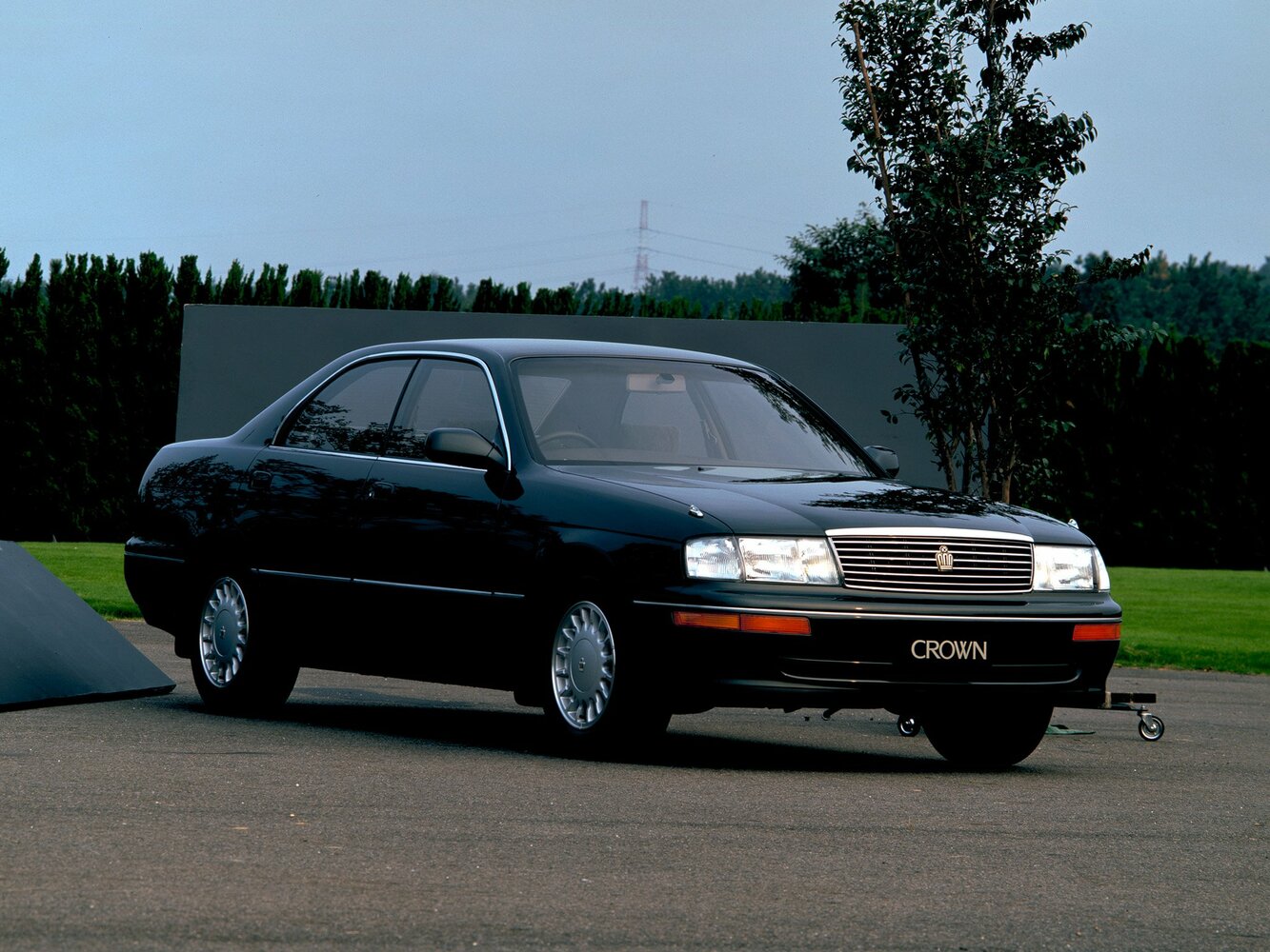Toyota Crown IX (1991-1995) - Седан