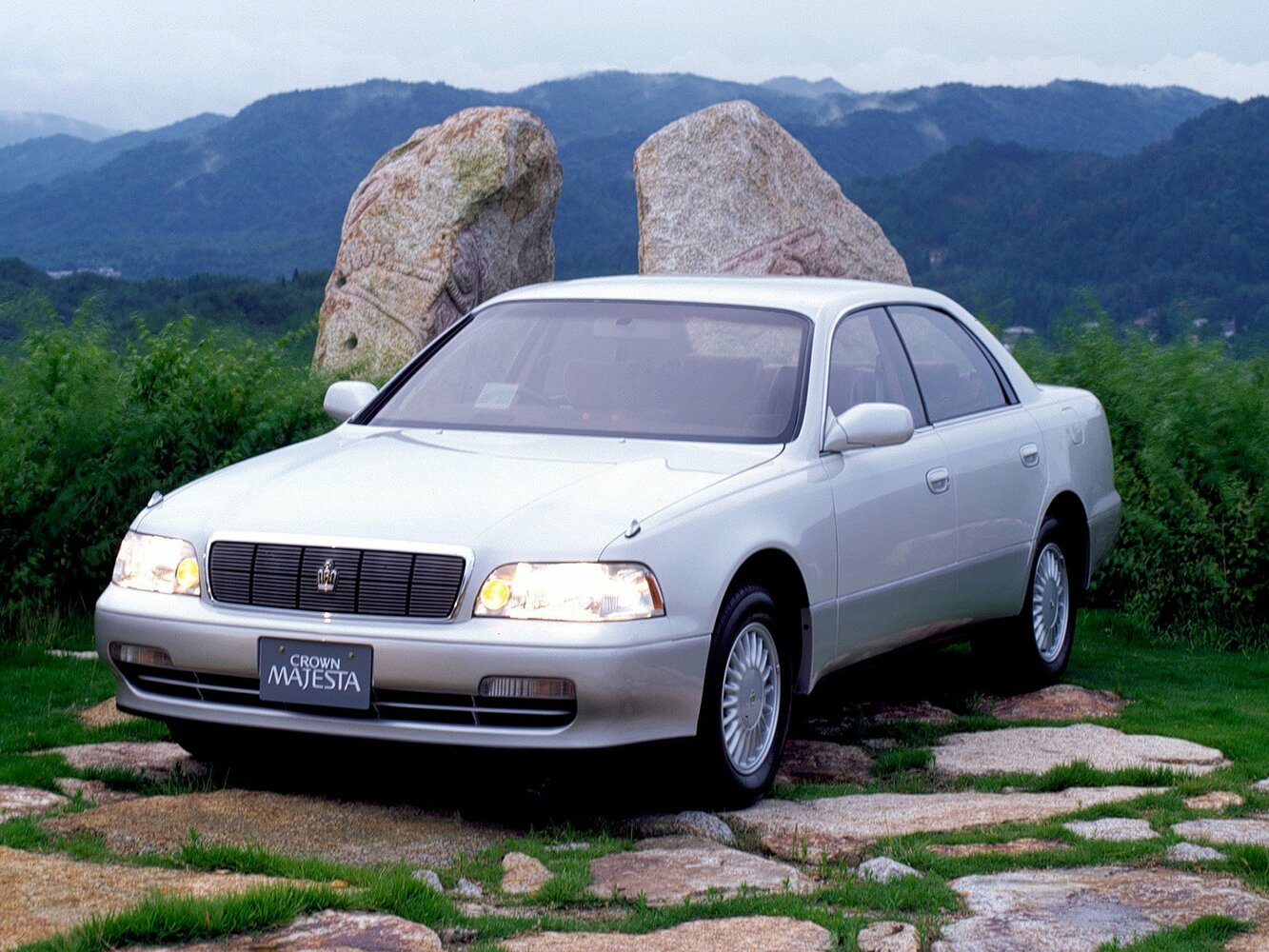 Toyota Crown Majesta I (1991-1995) - Седан