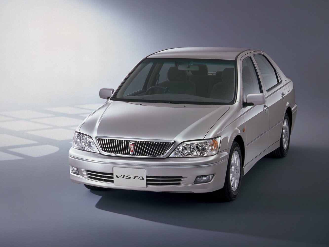 Toyota Vista V (1998-2003) - Седан