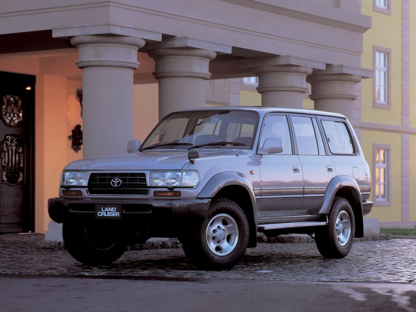 Toyota Land Cruiser 80 (1989-1997) - Внедорожник 5 дв.