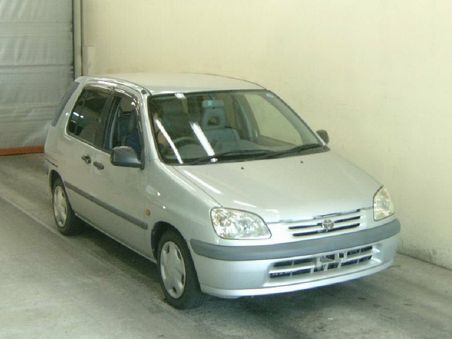 Toyota Raum I (1997-2003) - Компактвэн
