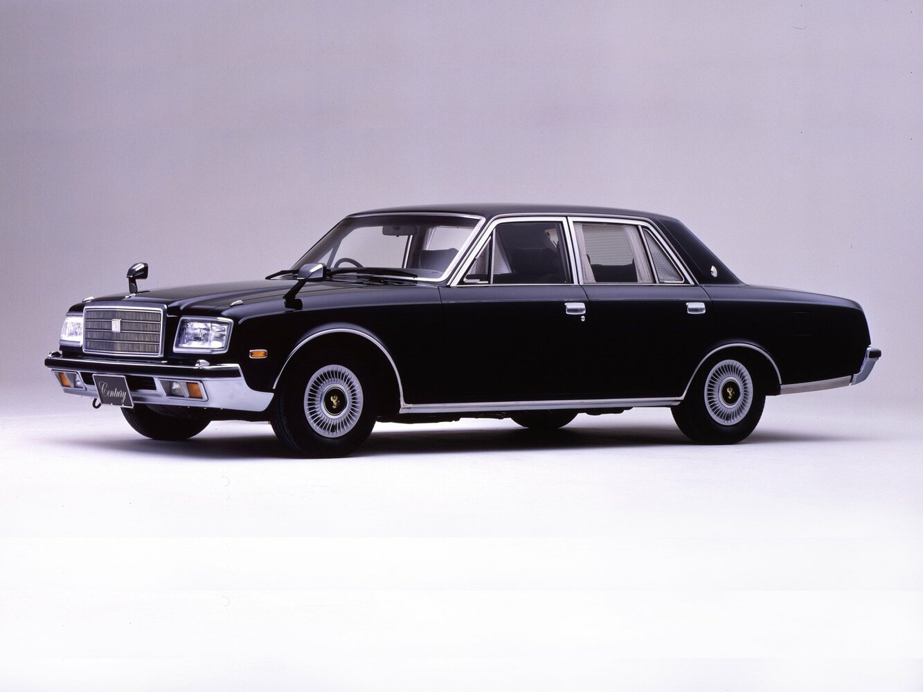 Toyota Century I (1982-1997) - Седан