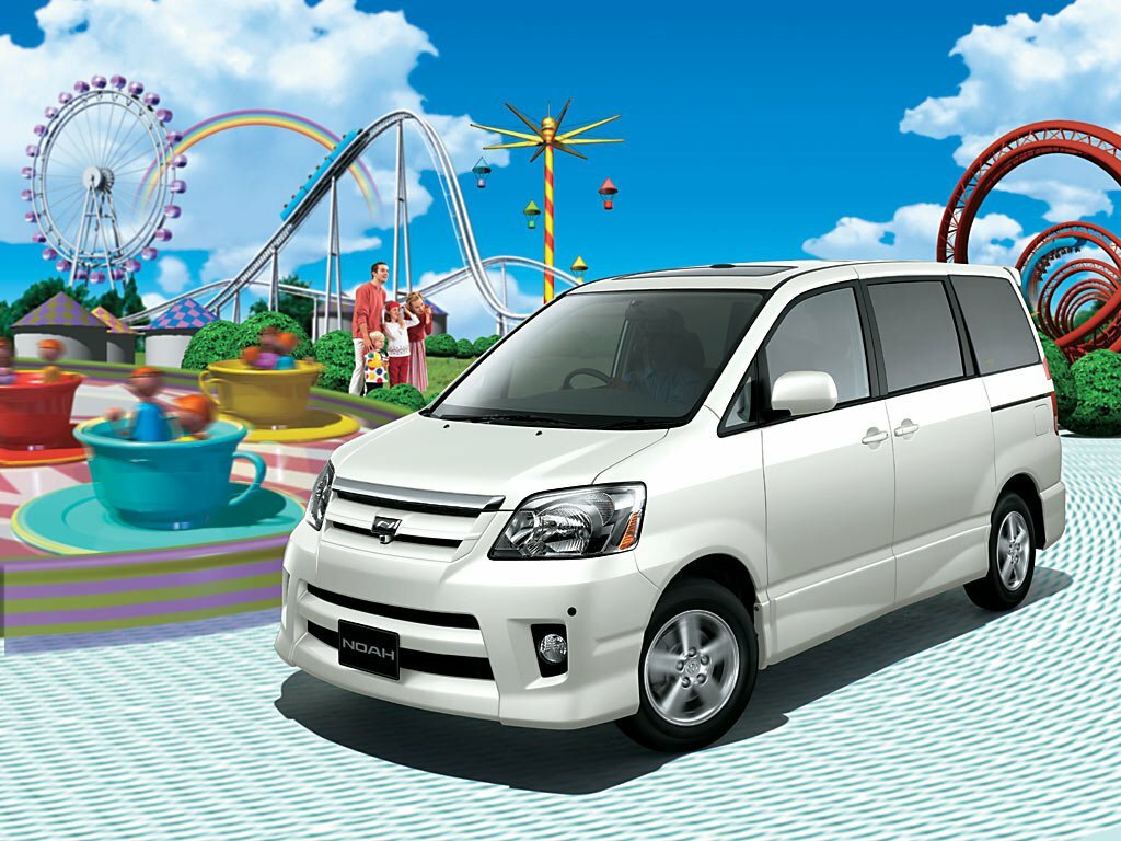 Toyota Noah I (2001-2007) - Минивэн