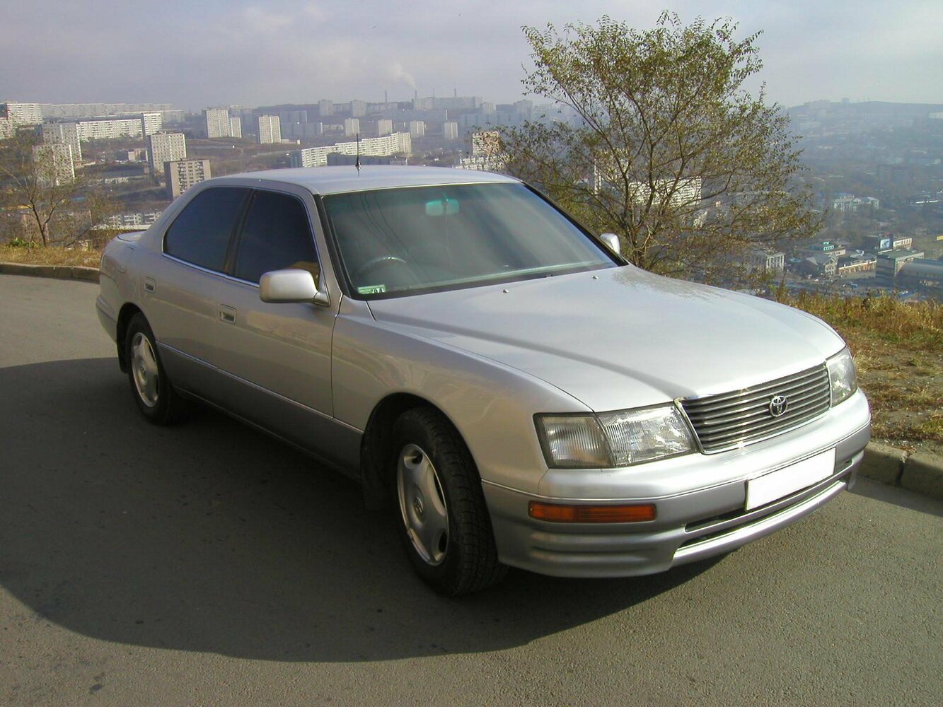 Toyota Celsior II (1994-2000) - Седан