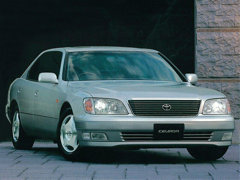 Toyota Celsior II (1994-2000) - Седан