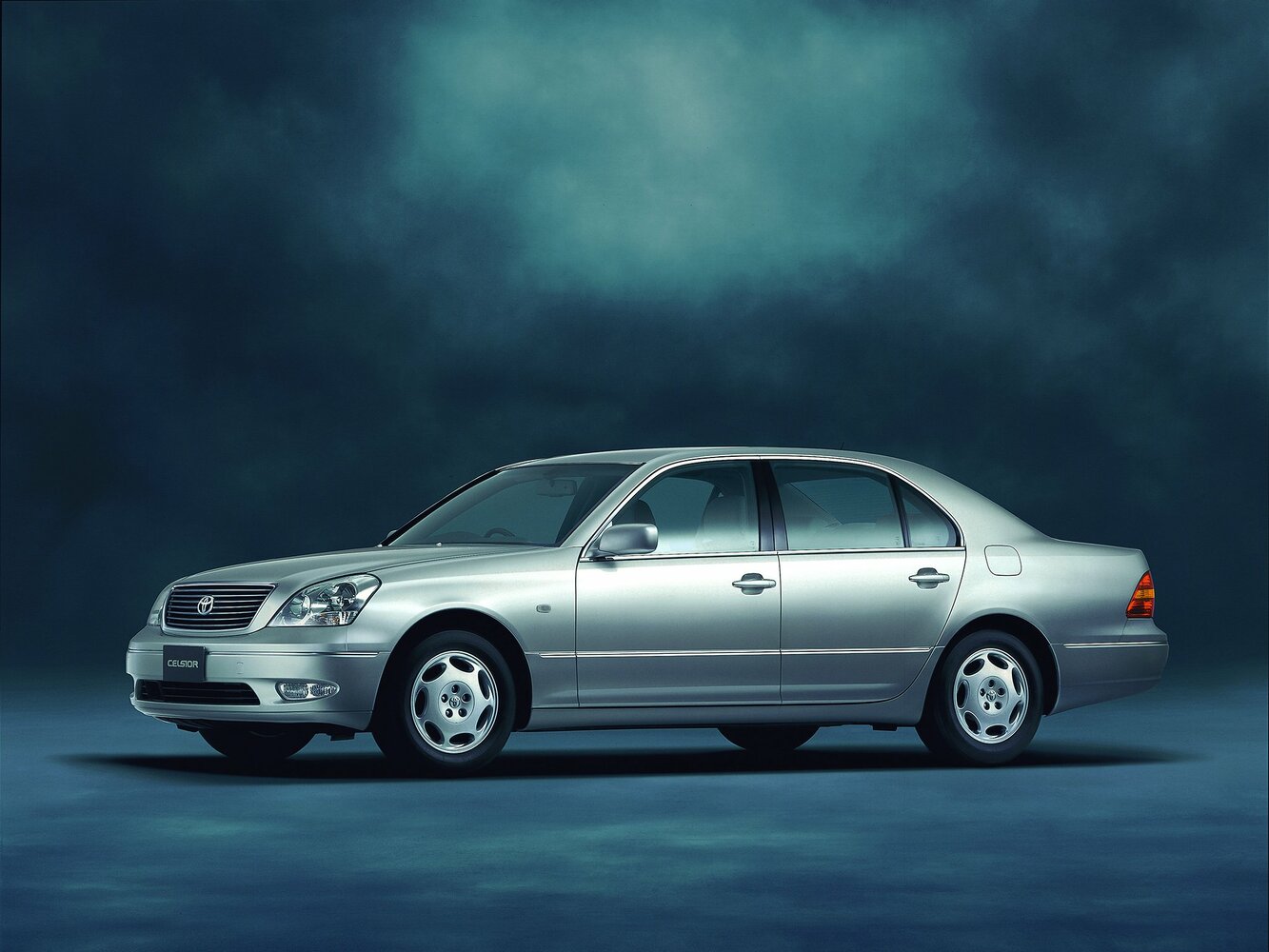 Toyota Celsior III (2000-2006) - Седан