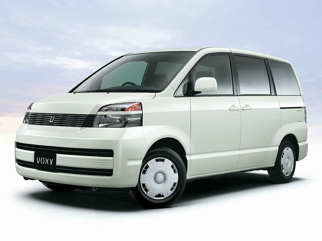 Toyota Voxy I (2001-2007) - Компактвэн
