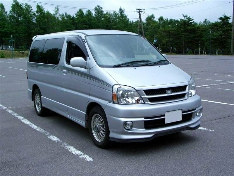 Toyota Touring HiAce I (1999-2002) - Минивэн