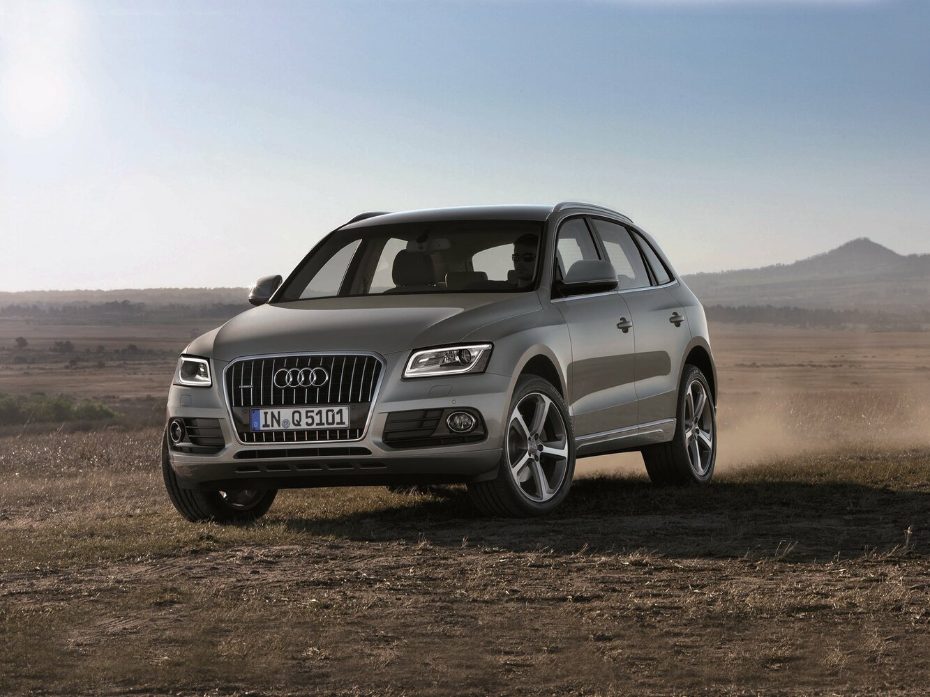 Audi Q5 I (2008-2017) - Внедорожник 5 дв.
