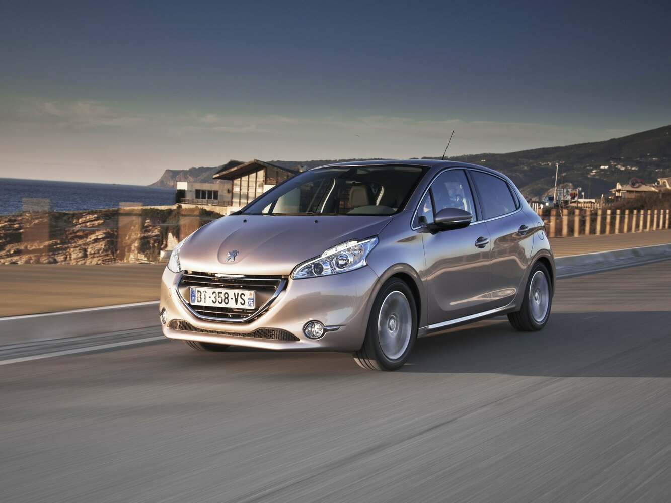 Peugeot 208 I (2012-2019) - Хэтчбек 5 дв.