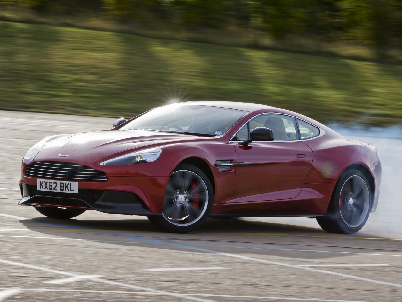 Aston Martin Vanquish II (2012-2018) - Купе