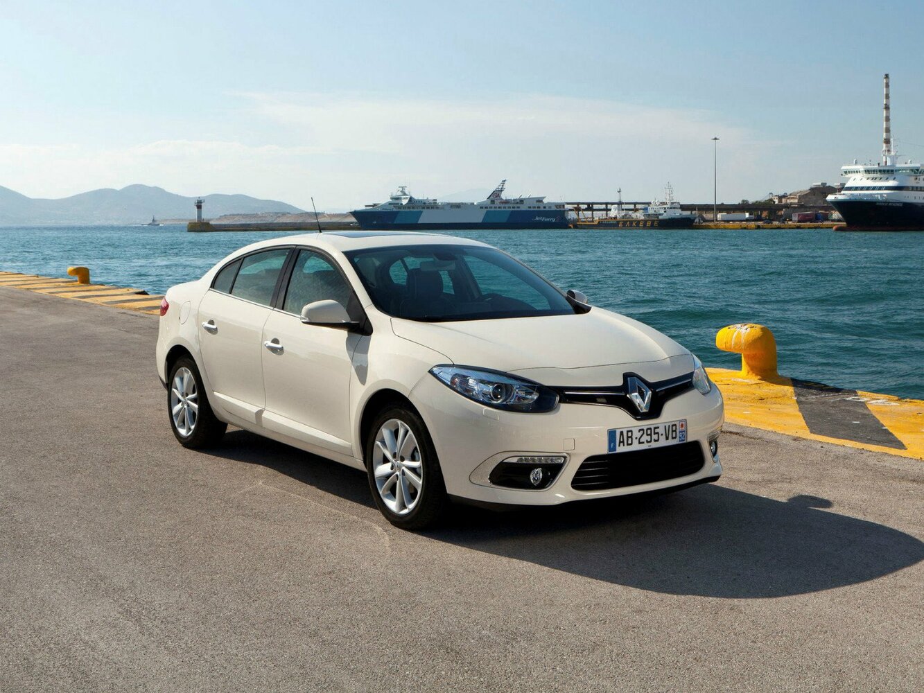 Renault Fluence I (2009-2017) - Седан