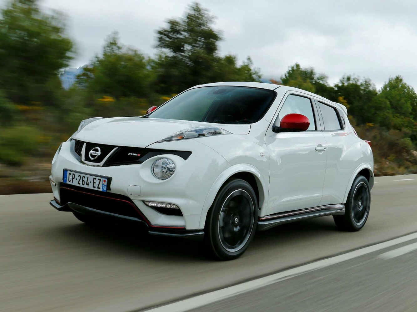 Nissan Juke Nismo I (2013-2019) - Внедорожник 5 дв.
