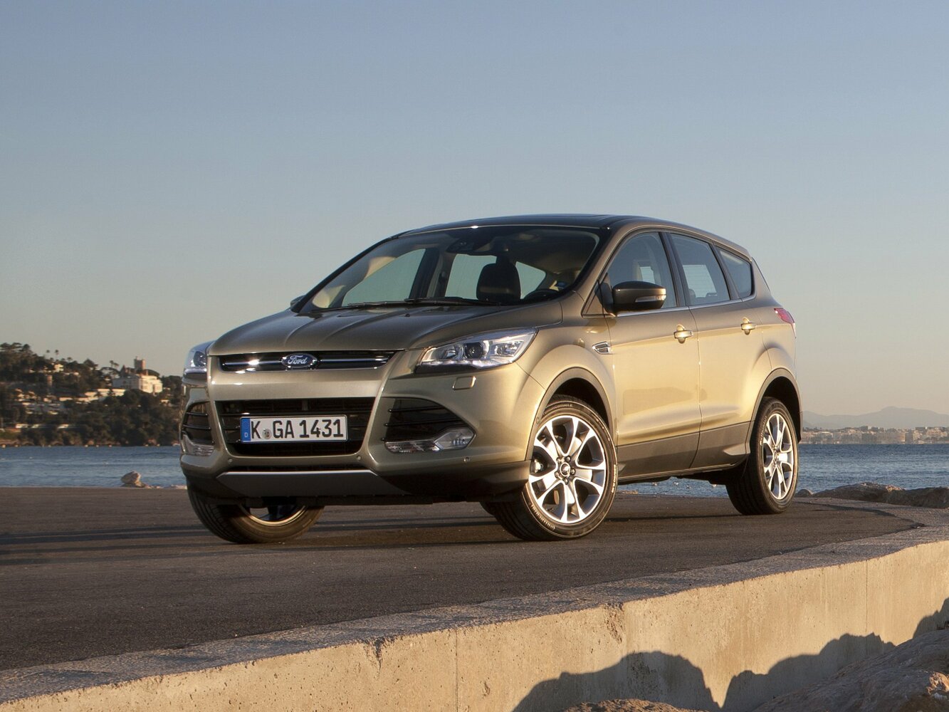 Ford Kuga II (2012-2019) - Внедорожник 5 дв.