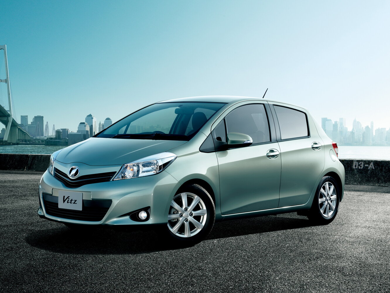 Toyota Vitz III (2010-2020) - Хэтчбек 5 дв.
