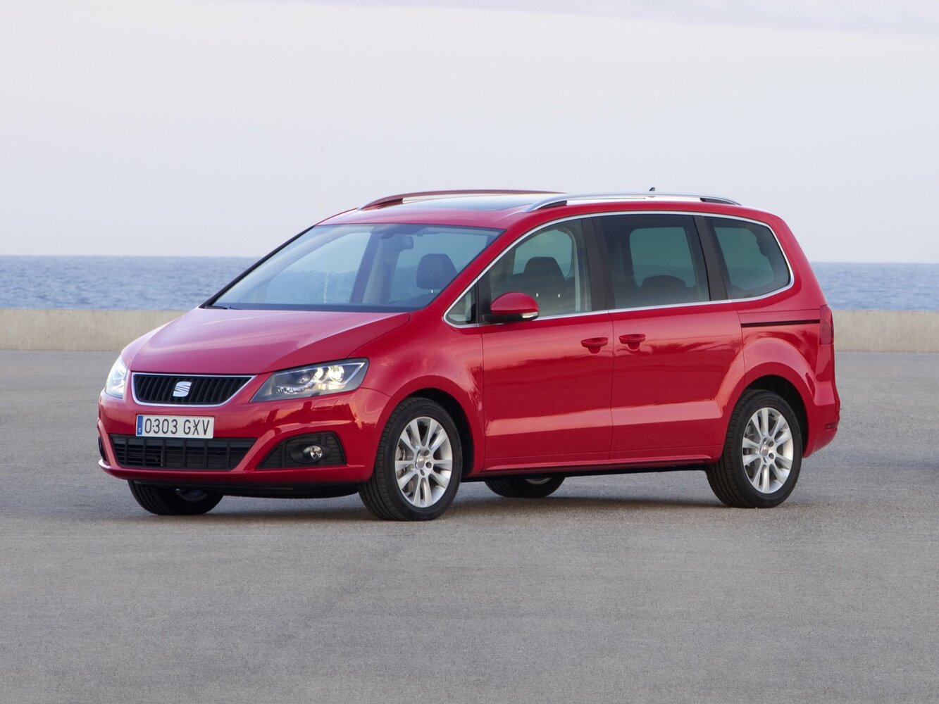 SEAT Alhambra II (2010-2020) - Минивэн