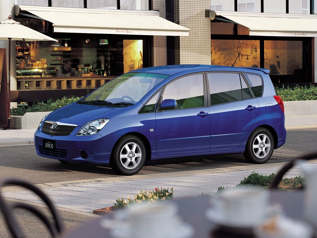 Toyota Corolla Spacio II (2001-2007) - Компактвэн