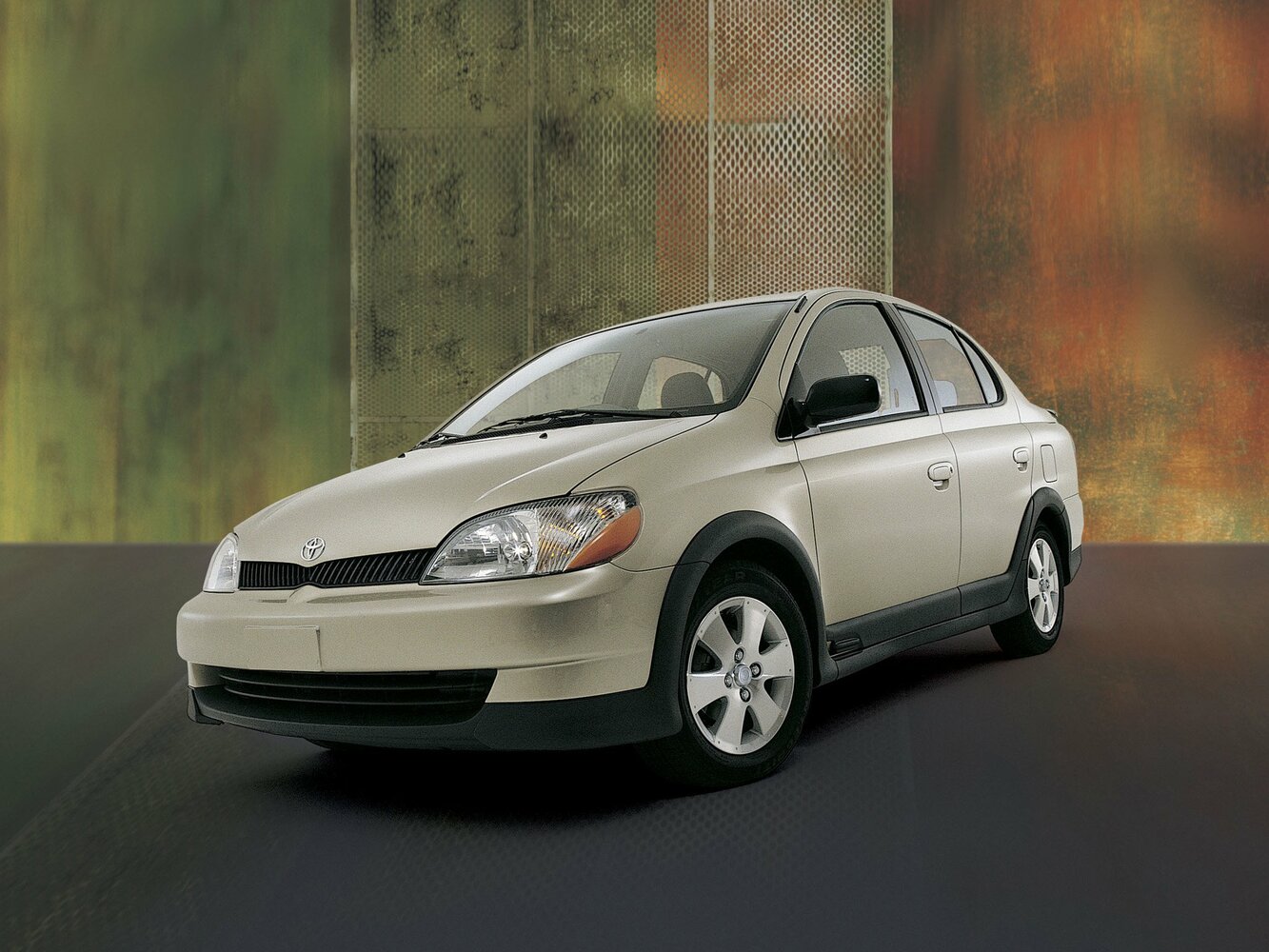 Toyota Echo I (1999-2005) - Седан