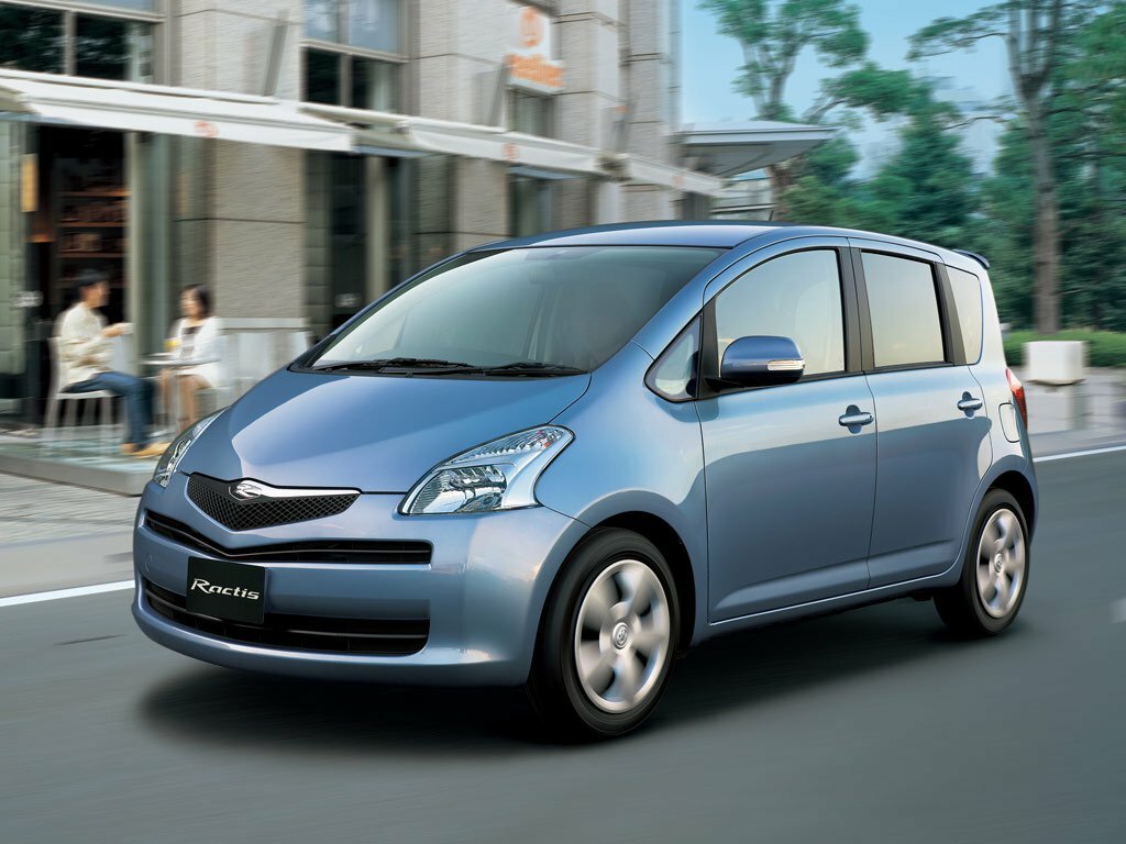 Toyota Ractis I (2005-2010) - Хэтчбек 5 дв.
