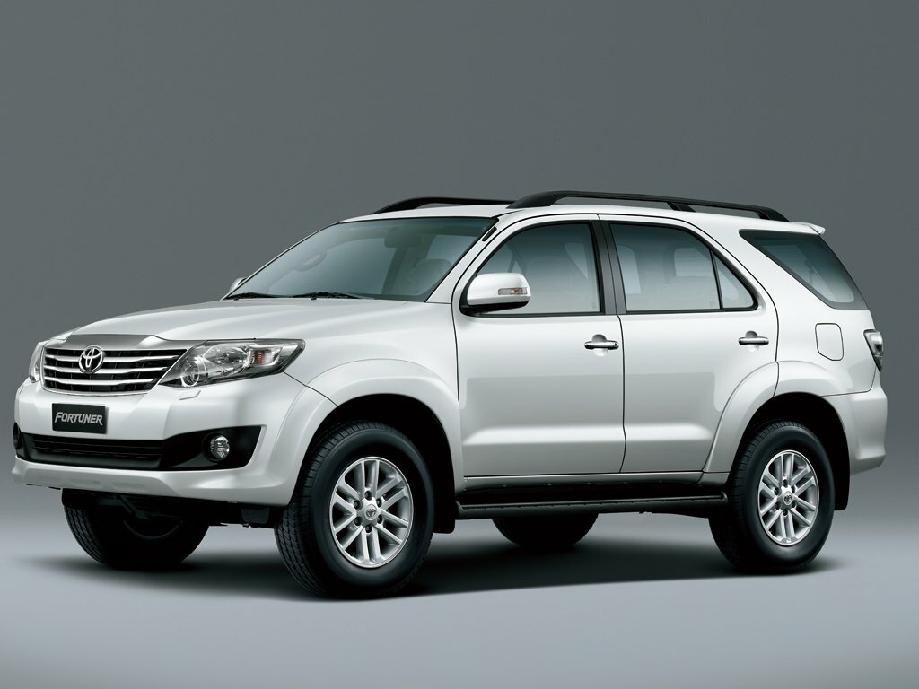 Toyota Fortuner I (2005-2015) - Внедорожник 5 дв.